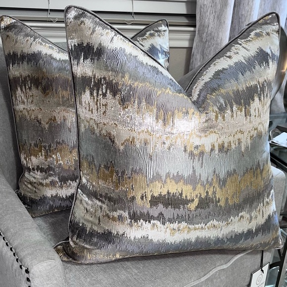 Gigi Cantori Other - 1-NWT GIGI CANTORI GOLD/SILVER LUXURY DECORATIVE PILLOW